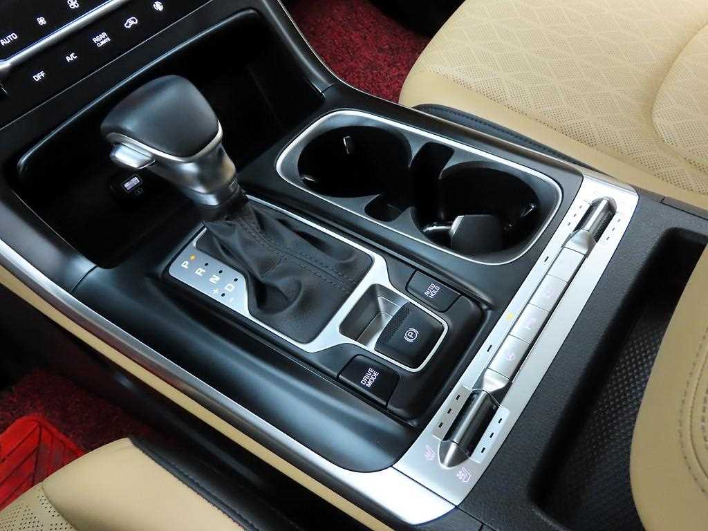 KIA Carnival - Vista 10