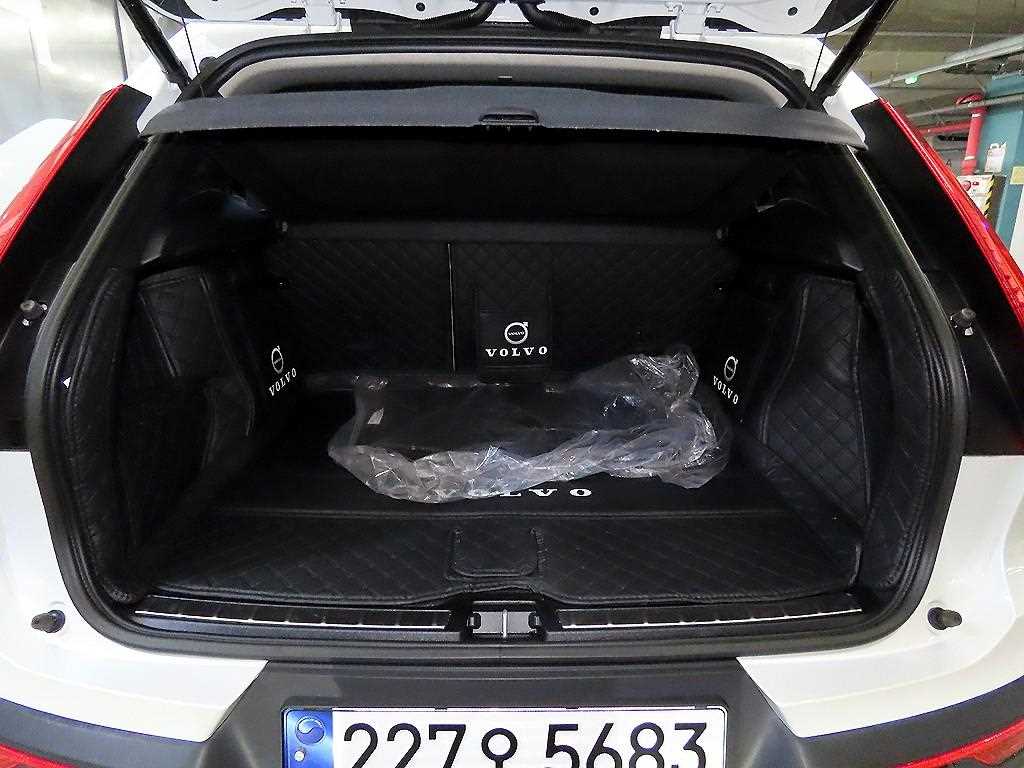 Volvo XC40 2023 Blanco - Importación desde Corea - HF Imports Iquique - Foto 17