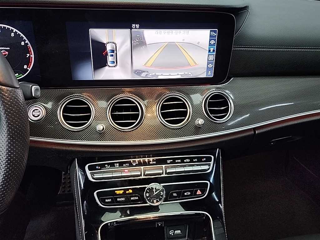 Mercedes Benz E class - Vista 10