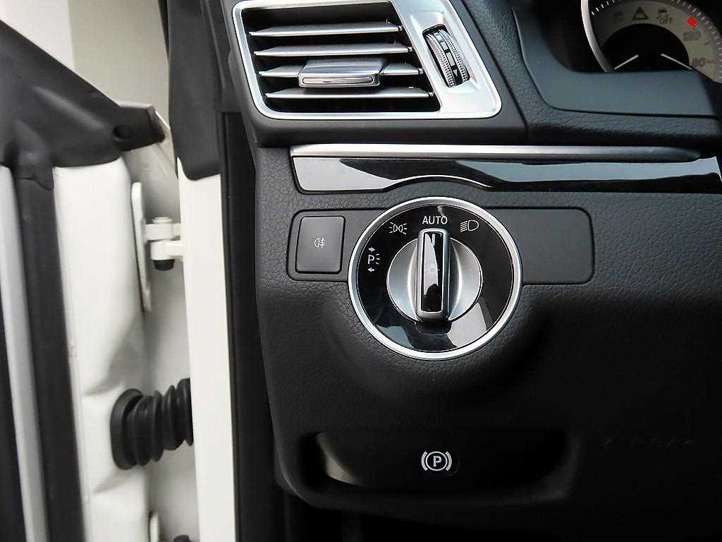 Mercedes Benz E class - Vista 12