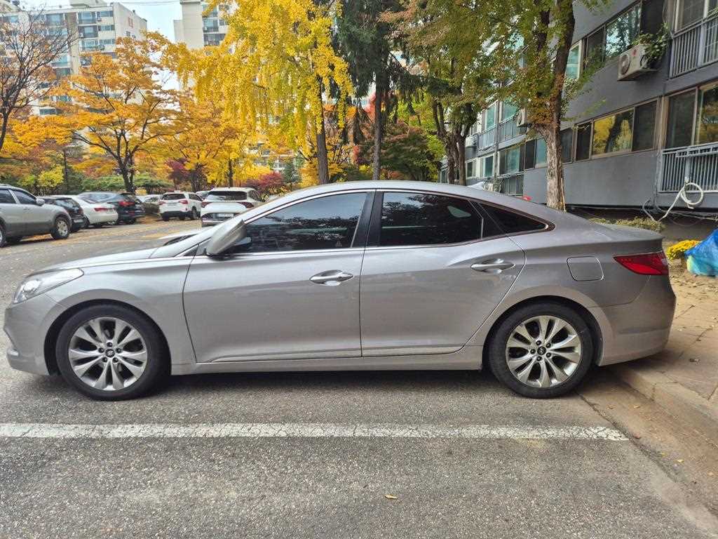 HYUNDAI Grandeur - Vista 5