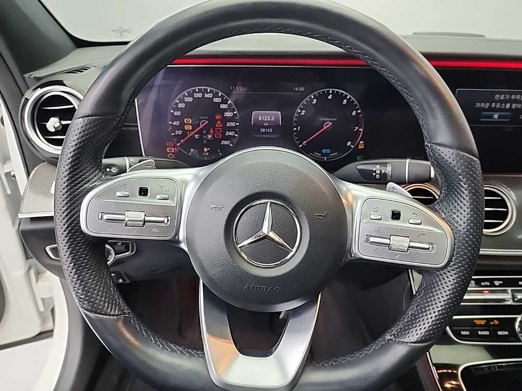 Mercedes Benz E class - Vista 9