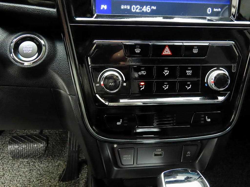 Ssangyong Tivoli - Vista 9