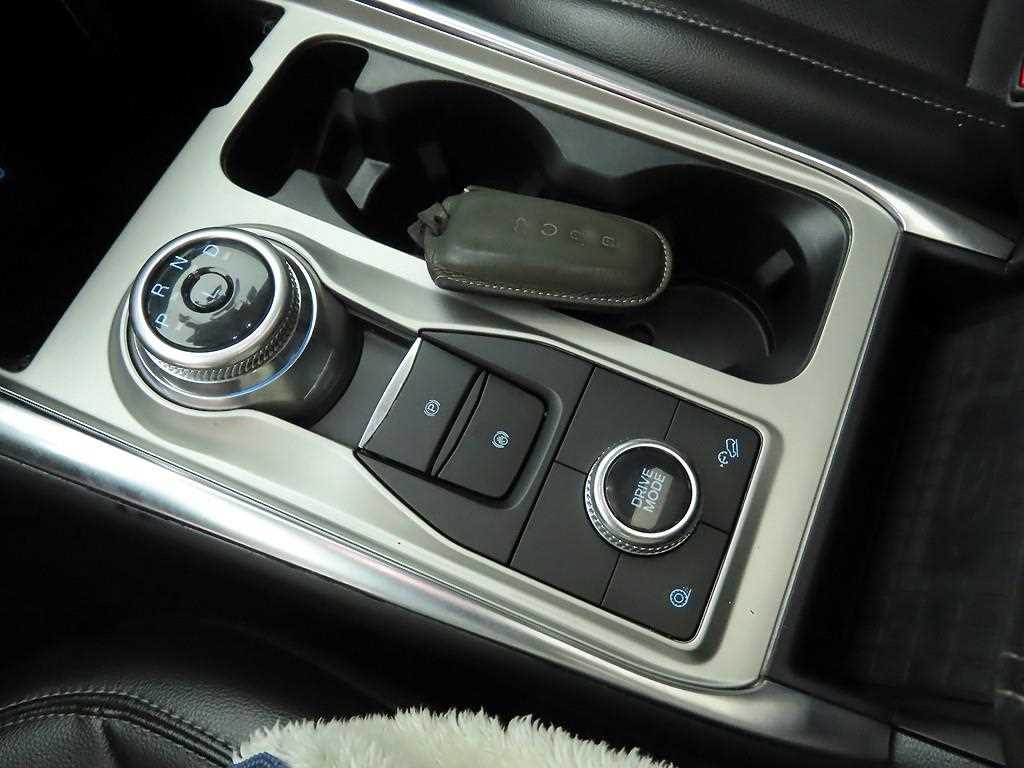 Ford Explorer - Vista 10