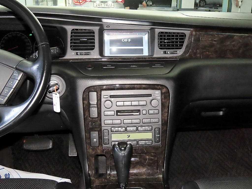 HYUNDAI Equus - Vista 11