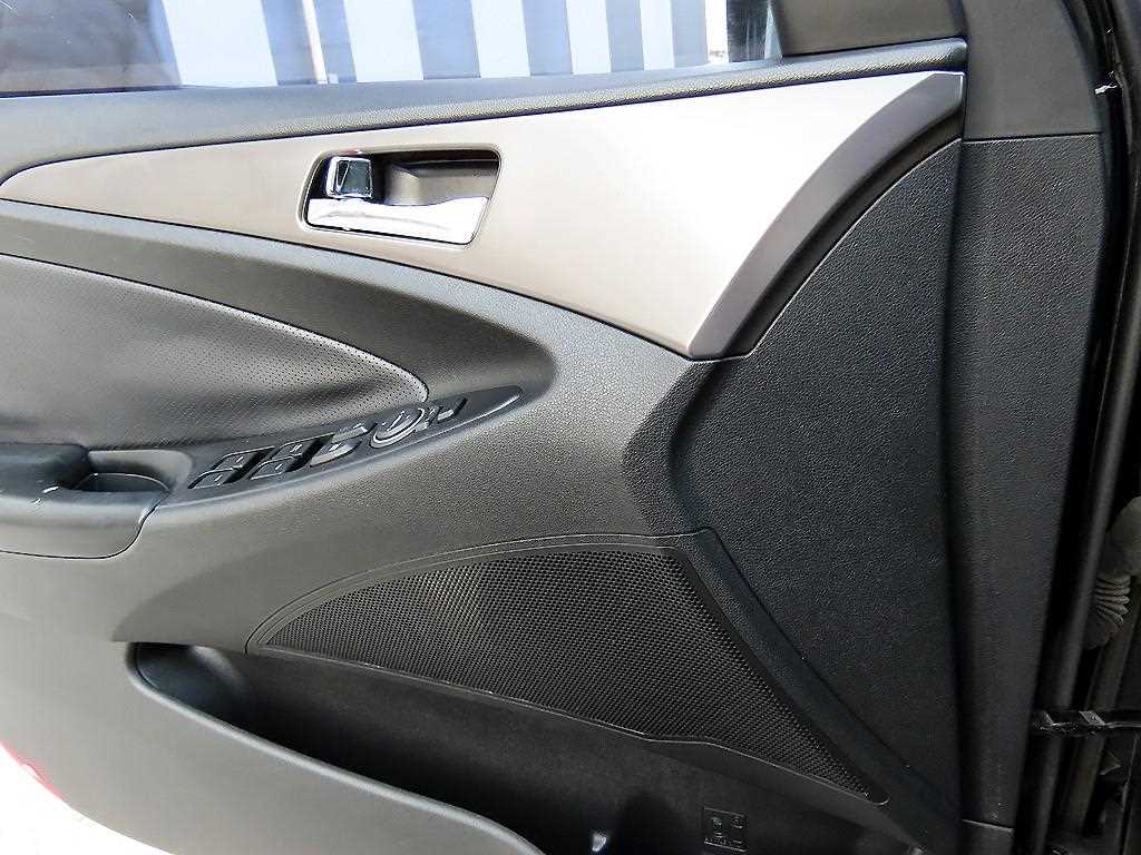 HYUNDAI Sonata - Vista 11