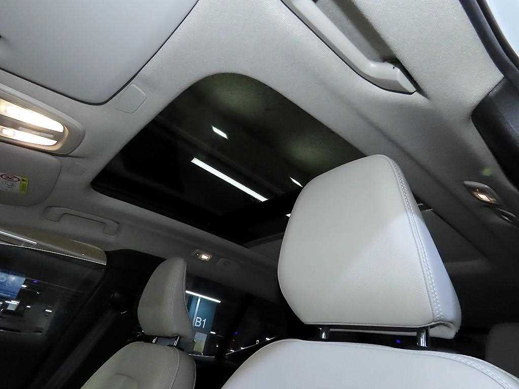 Volvo XC40 2023 Blanco - Importación desde Corea - HF Imports Iquique - Foto 15