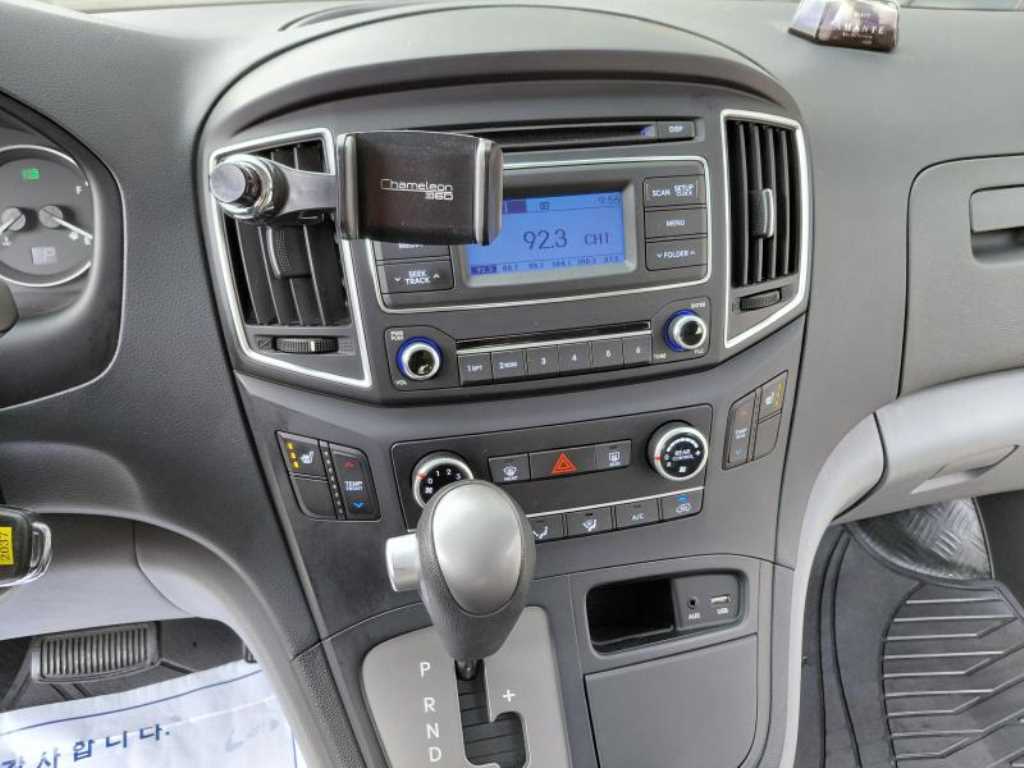 HYUNDAI Starex 2018 Gris - Importación desde Corea - HF Imports Iquique - Foto 13