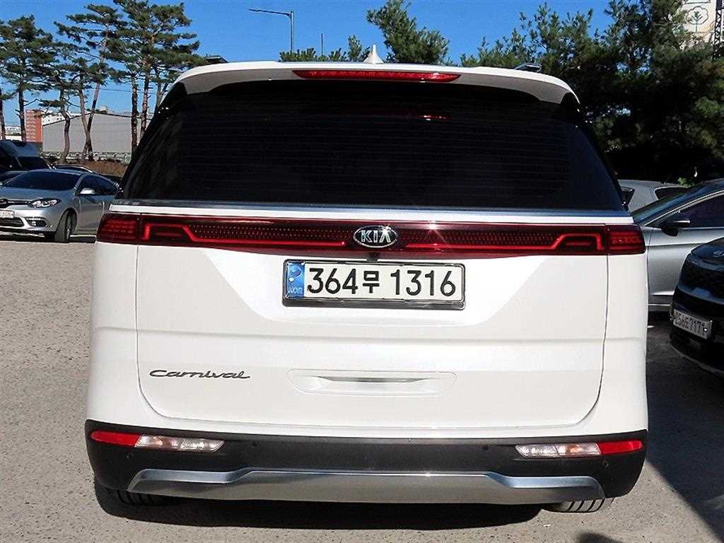KIA Carnival - Vista 4