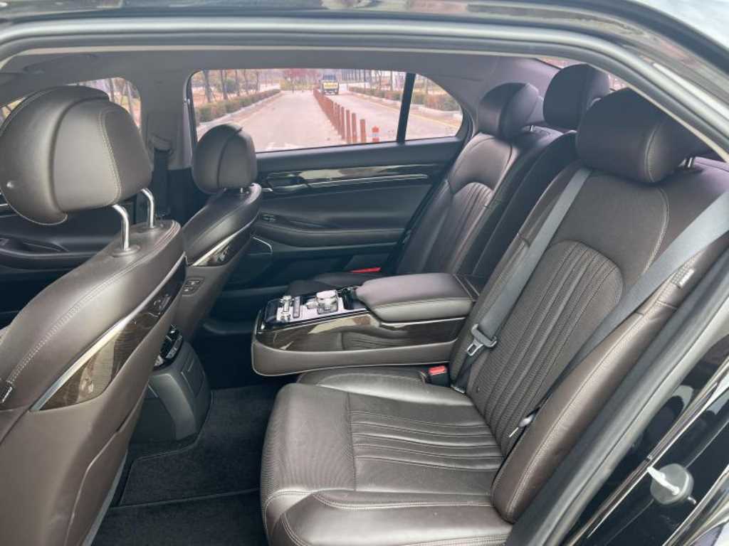 Genesis EQ900 - Vista 11