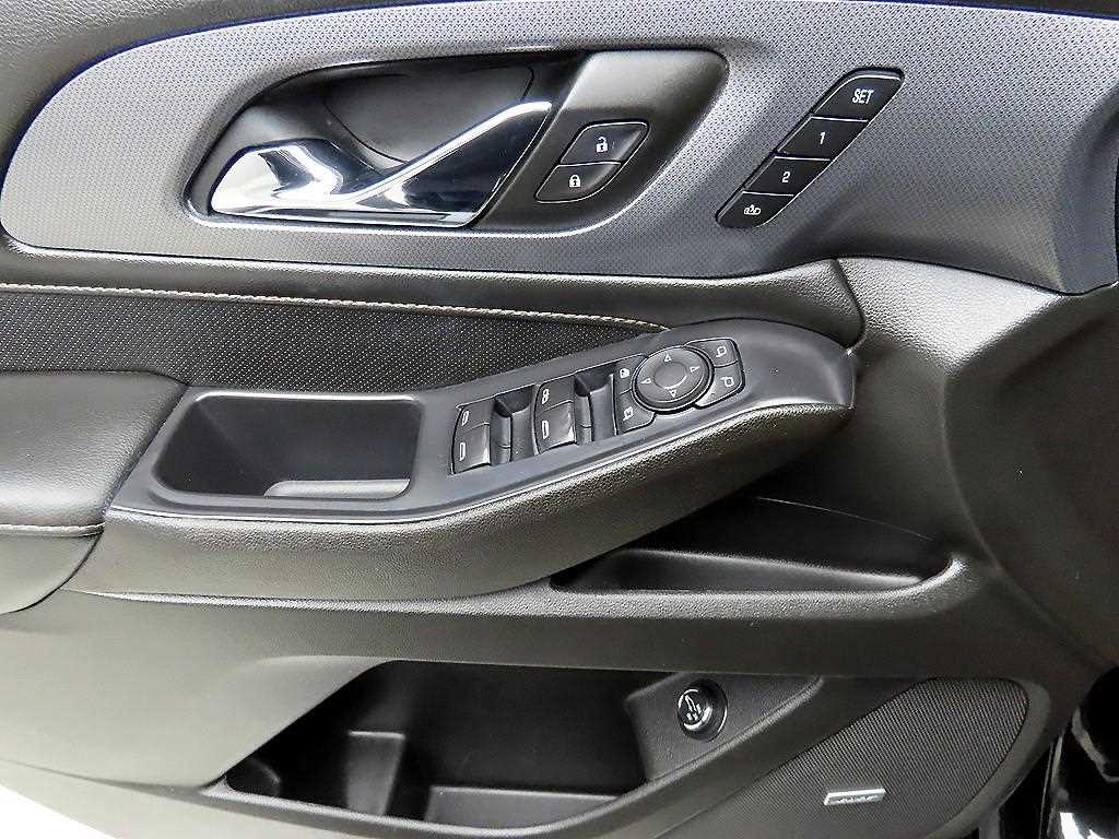 Chevrolet Travers - Vista 11