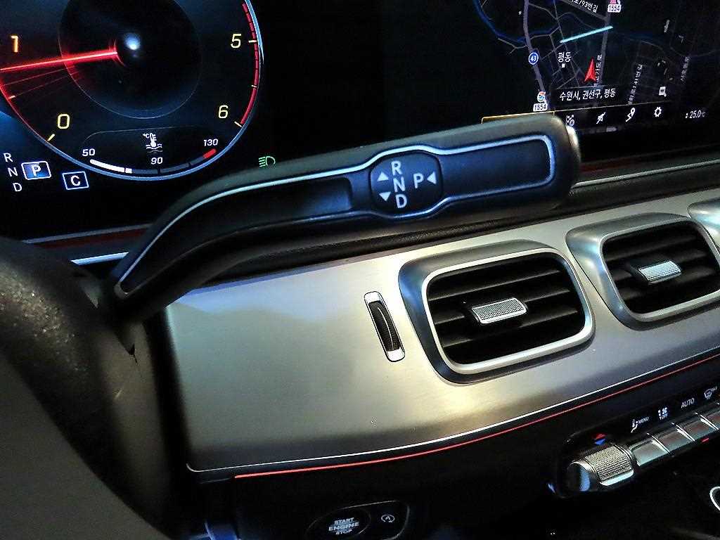 Mercedes Benz GLE Class - Vista 12