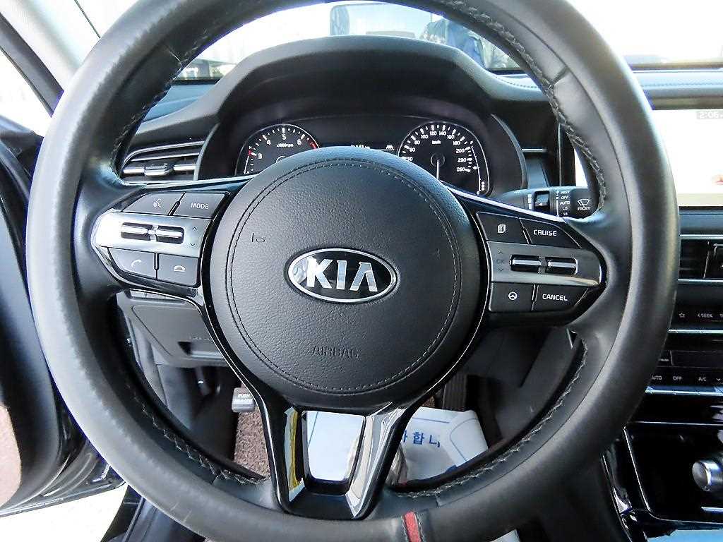 KIA K7 - Vista 8