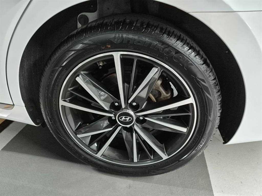 HYUNDAI Grandeur - Vista 5