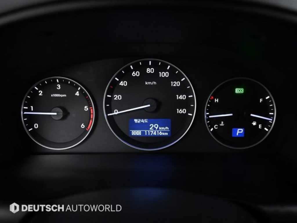 HYUNDAI Starex - Vista 8