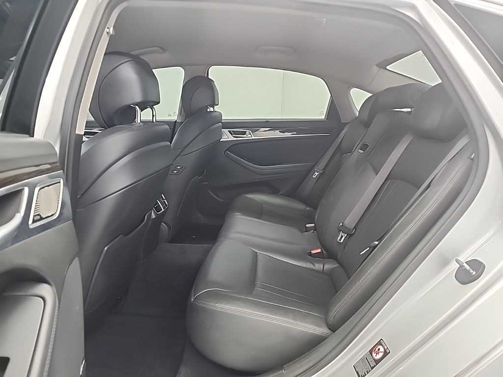 Genesis G80 - Vista 12