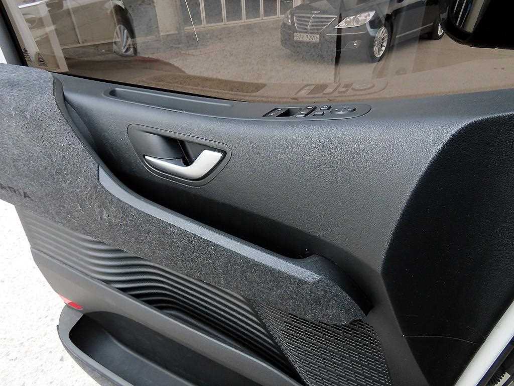 HYUNDAI Staria - Vista 11