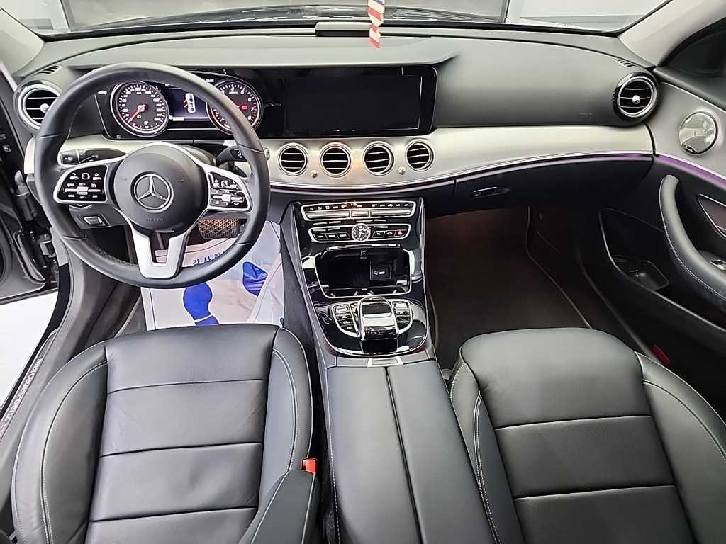 Mercedes Benz E class - Vista 7