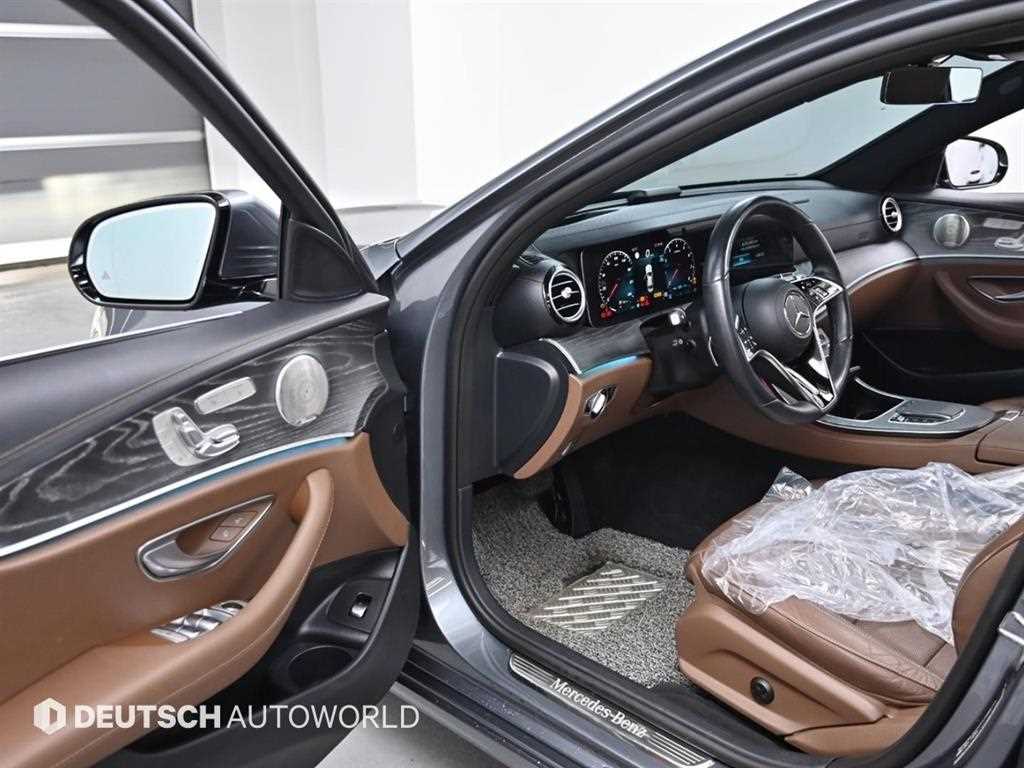 Mercedes Benz E class - Vista 12