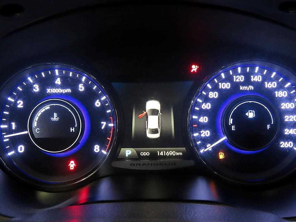 HYUNDAI Grandeur - Vista 9