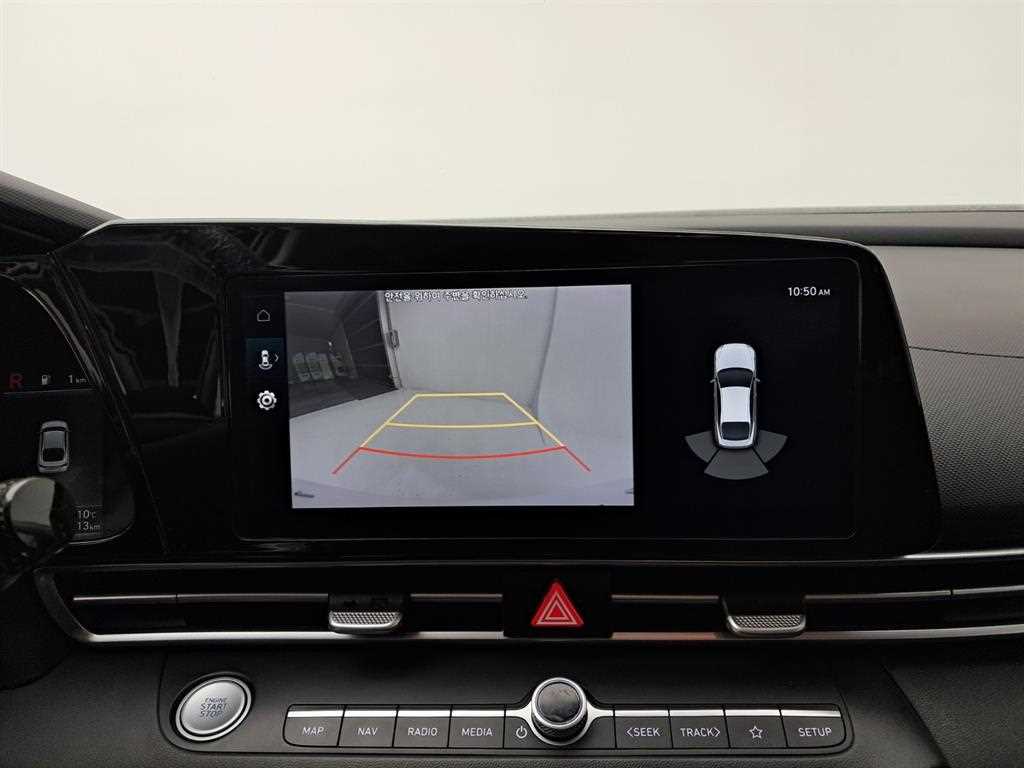 HYUNDAI Avante - Vista 10