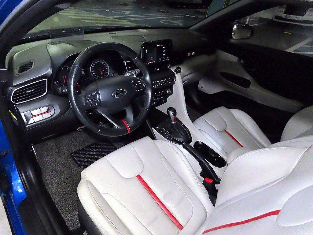 HYUNDAI Veloster - Vista 10