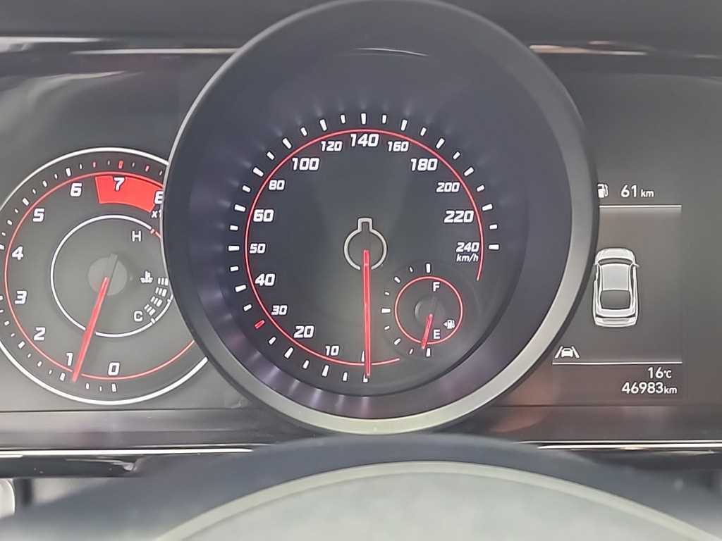 HYUNDAI Avante - Vista 6