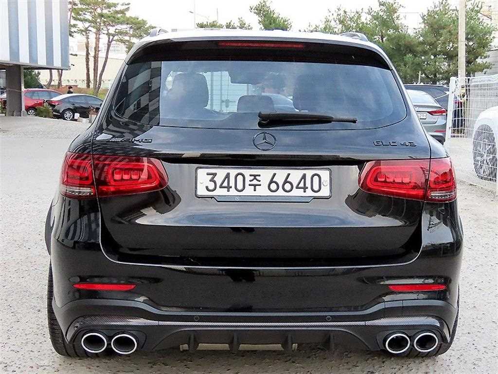 Mercedes Benz GLC Class - Vista 4