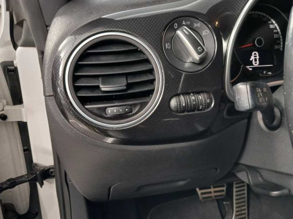 Volkswagen Beetle - Vista 12
