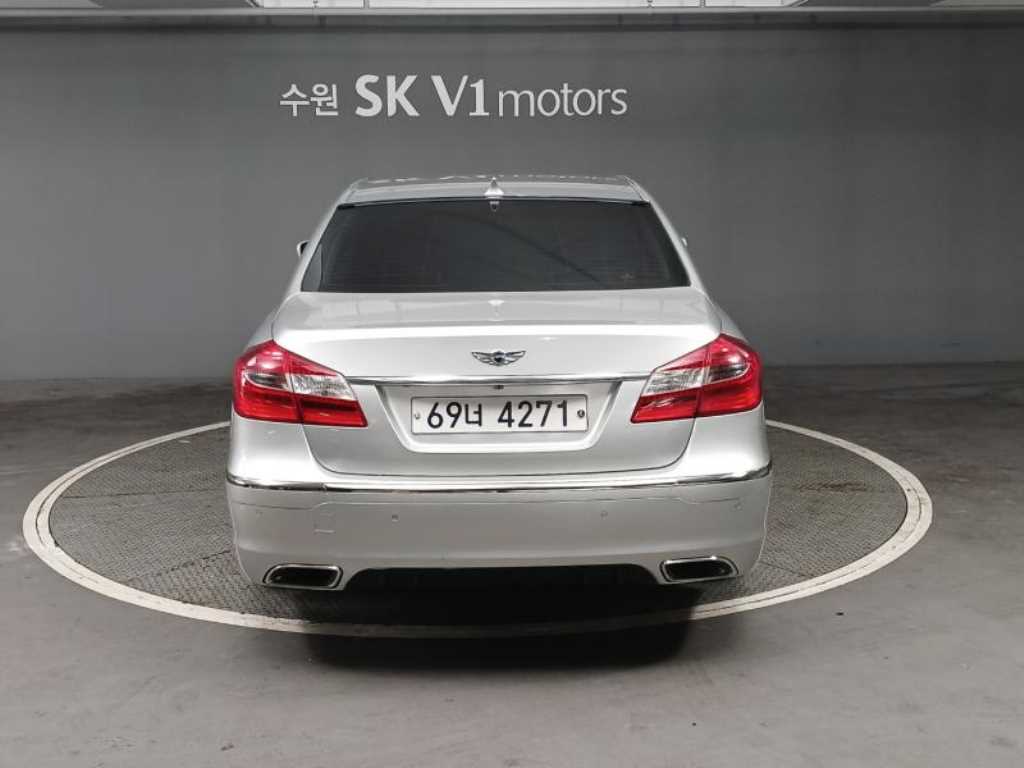 HYUNDAI Genesis - Vista 2