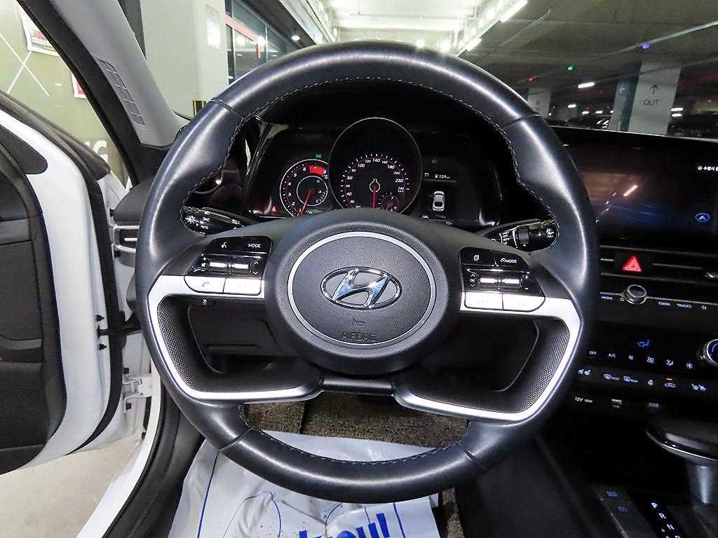 HYUNDAI Avante - Vista 8