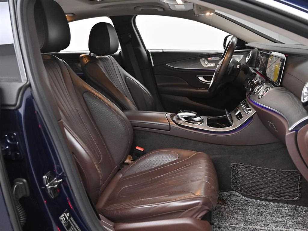 Mercedes Benz CLS Class - Vista 10