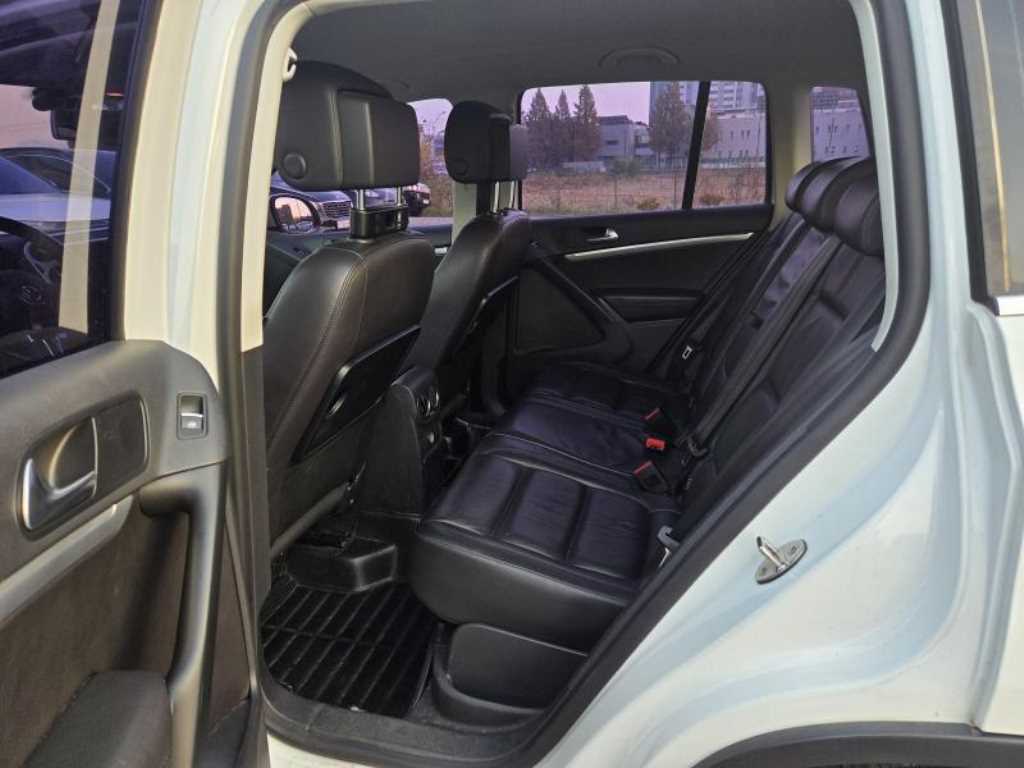 Volkswagen Tiguan - Vista 12
