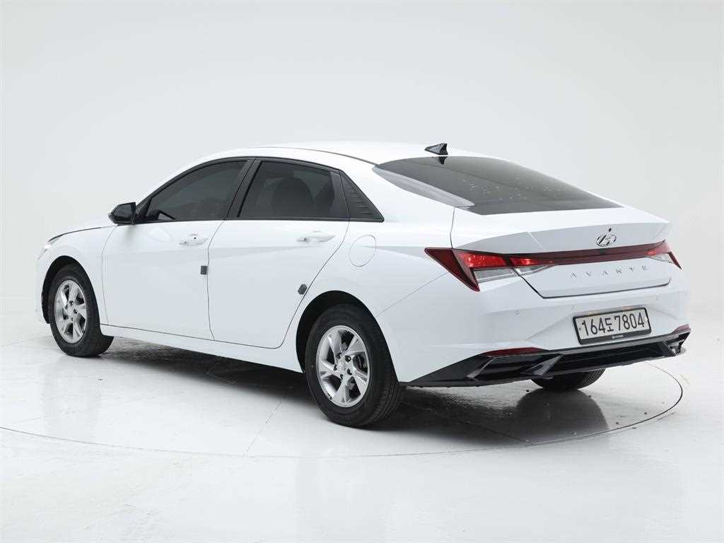 HYUNDAI Avante - Vista 4