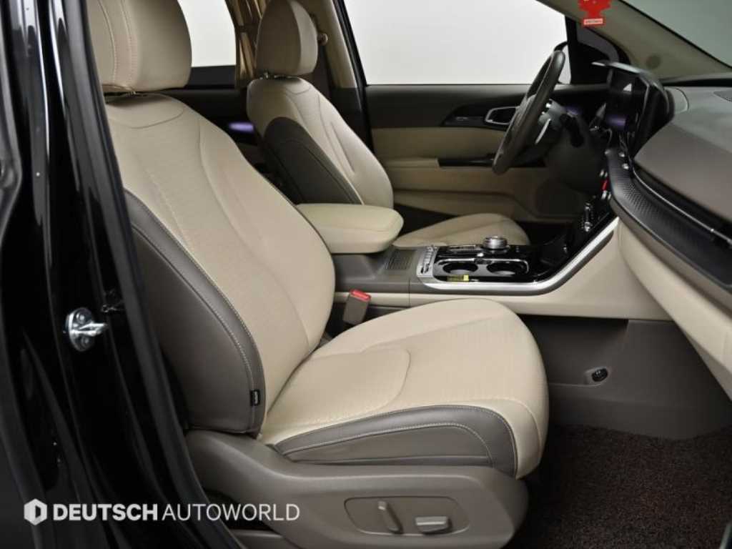 KIA Carnival - Vista 10