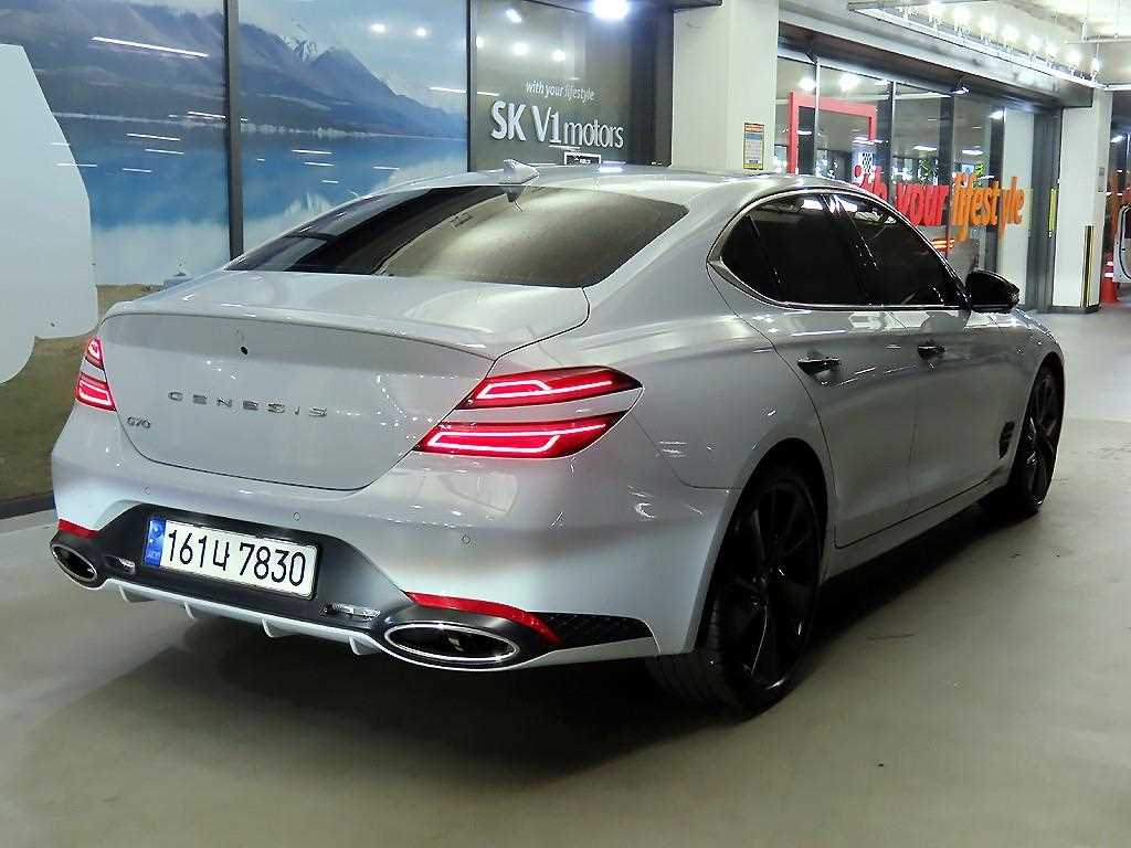 Genesis G70 - Vista 4