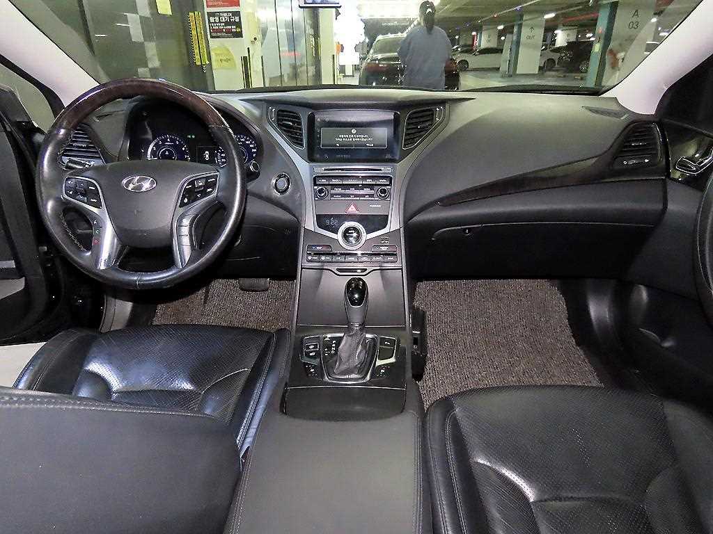HYUNDAI Grandeur - Vista 10