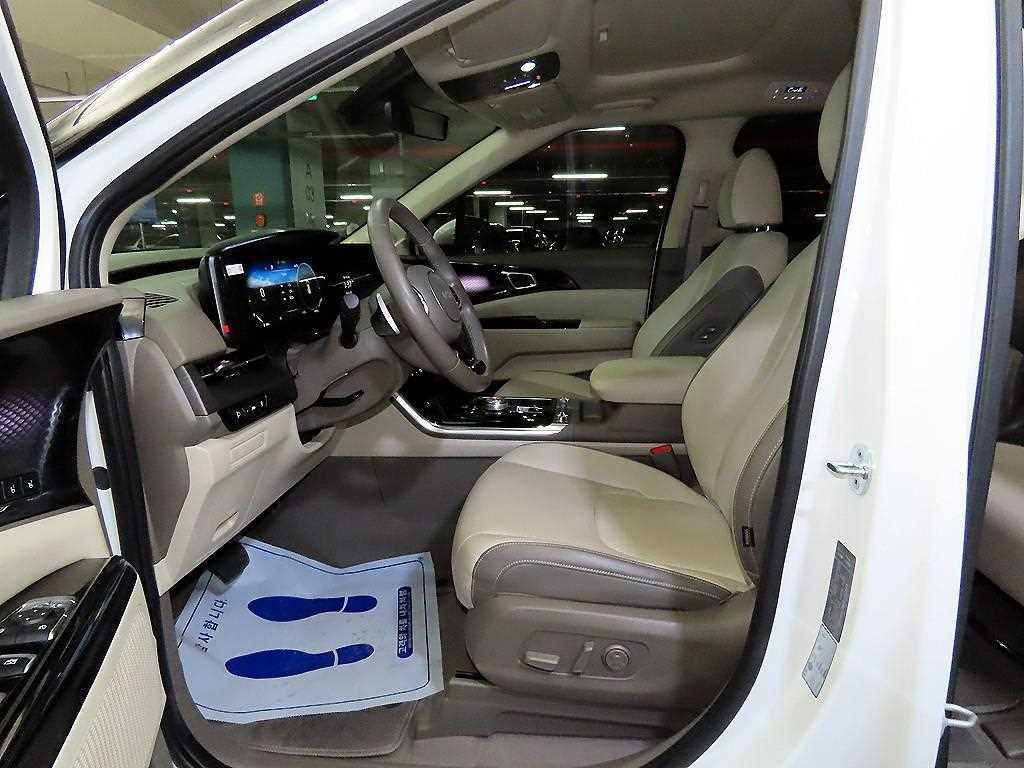 KIA Carnival - Vista 6