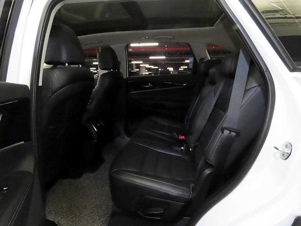 KIA Sorento - Vista 7