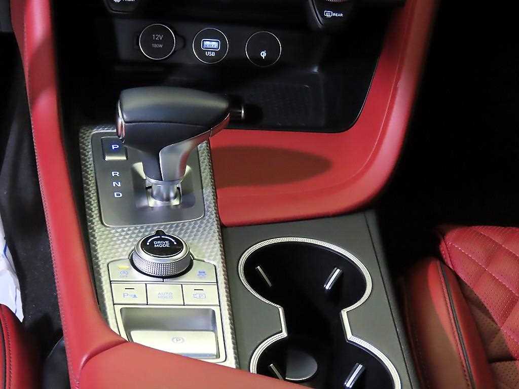 Genesis G70 - Vista 12