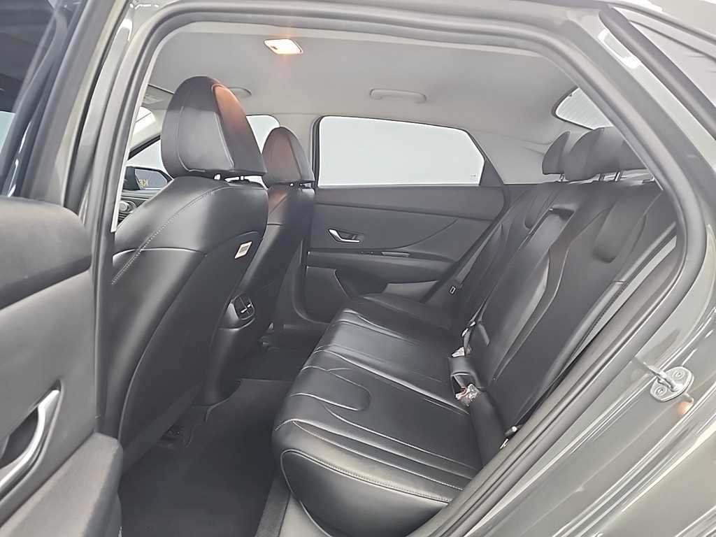 HYUNDAI Avante - Vista 12