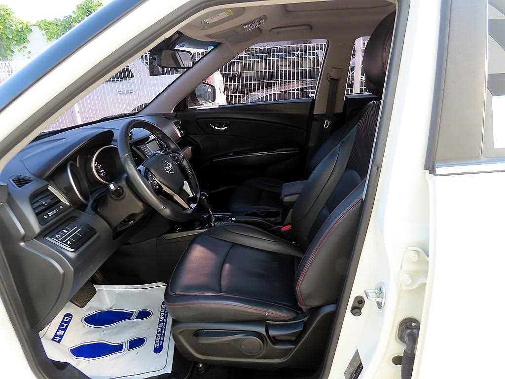 Ssangyong Tivoli - Vista 6