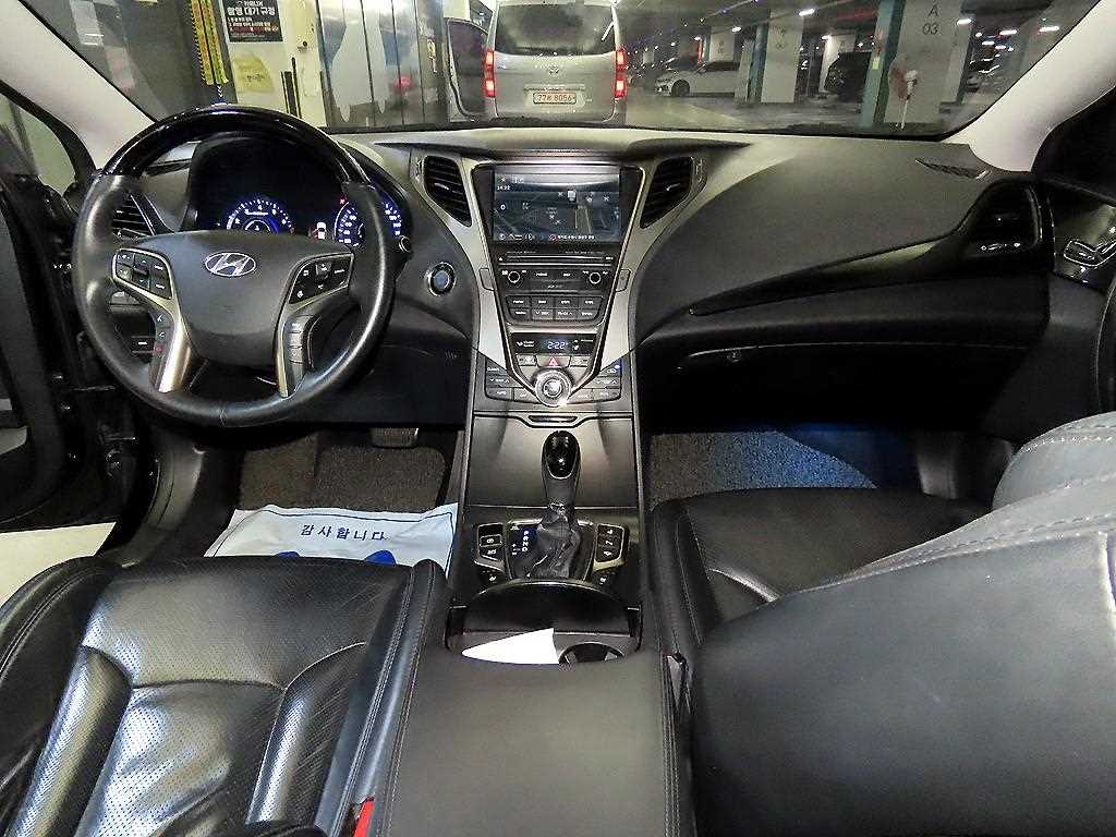 HYUNDAI Grandeur - Vista 10