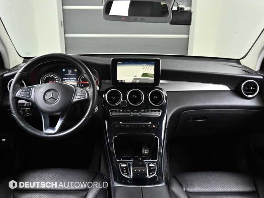Mercedes Benz GLC Class - Vista 7