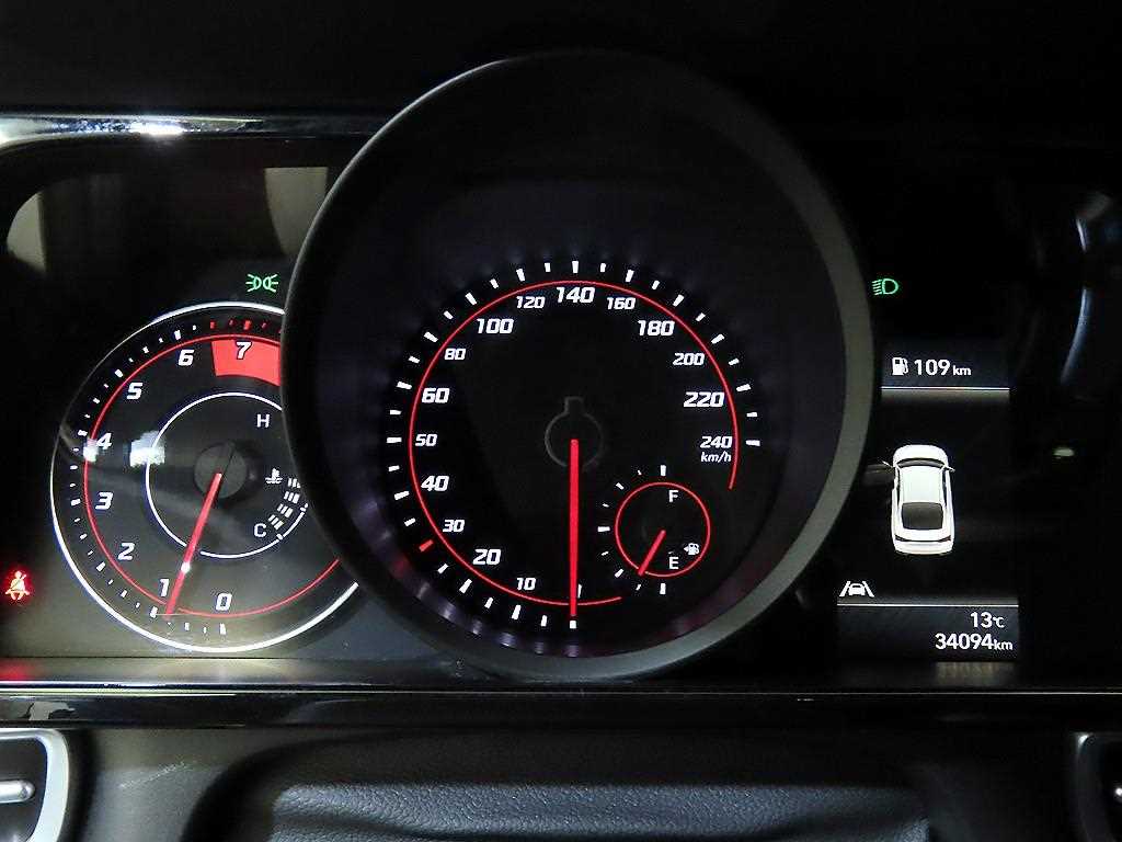 HYUNDAI Avante - Vista 9