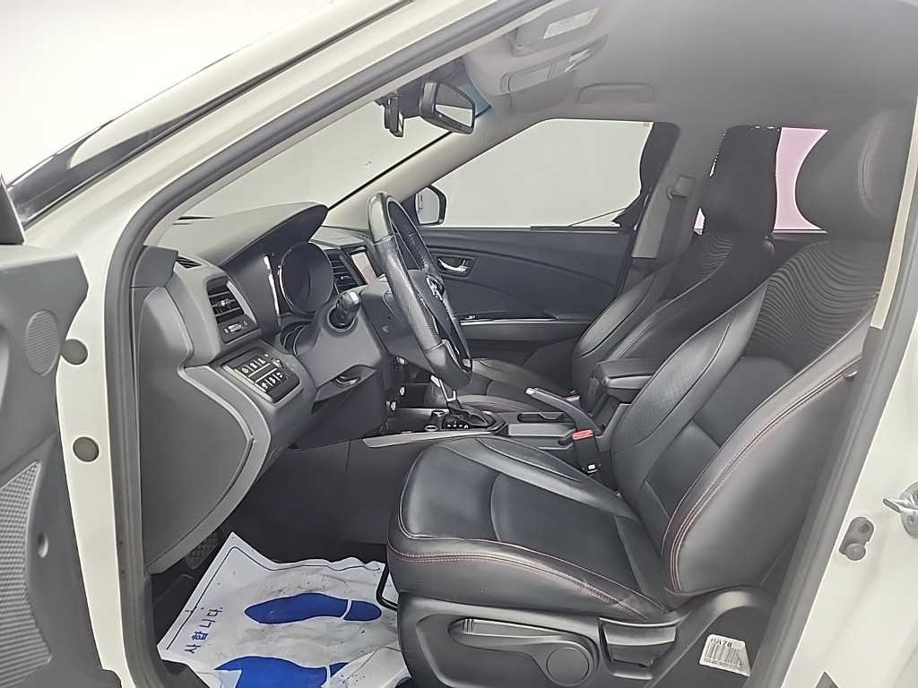 Ssangyong Tivoli - Vista 11