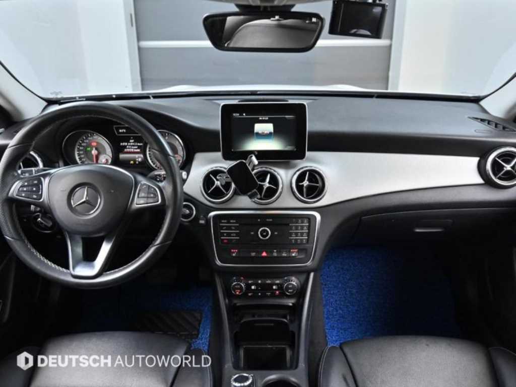 Mercedes Benz GLA Class - Vista 7