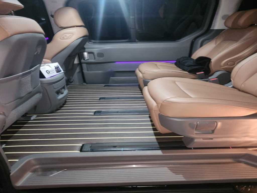 HYUNDAI Staria - Vista 6