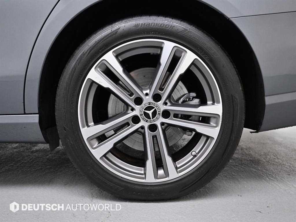 Mercedes Benz E class - Vista 5