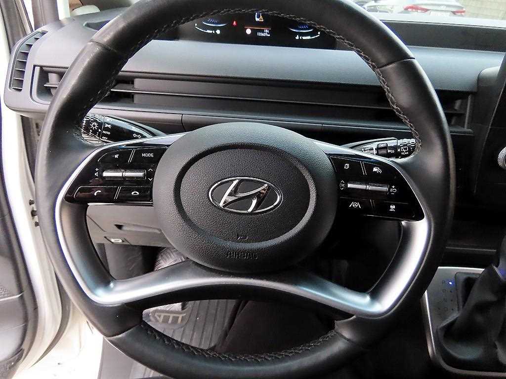 HYUNDAI Staria - Vista 8